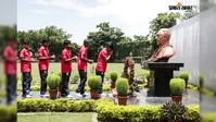FC ने जेआरडी टाटा को किया याद, खिलाड़ियों ने दी भावभीनी श्रद्धांजलि