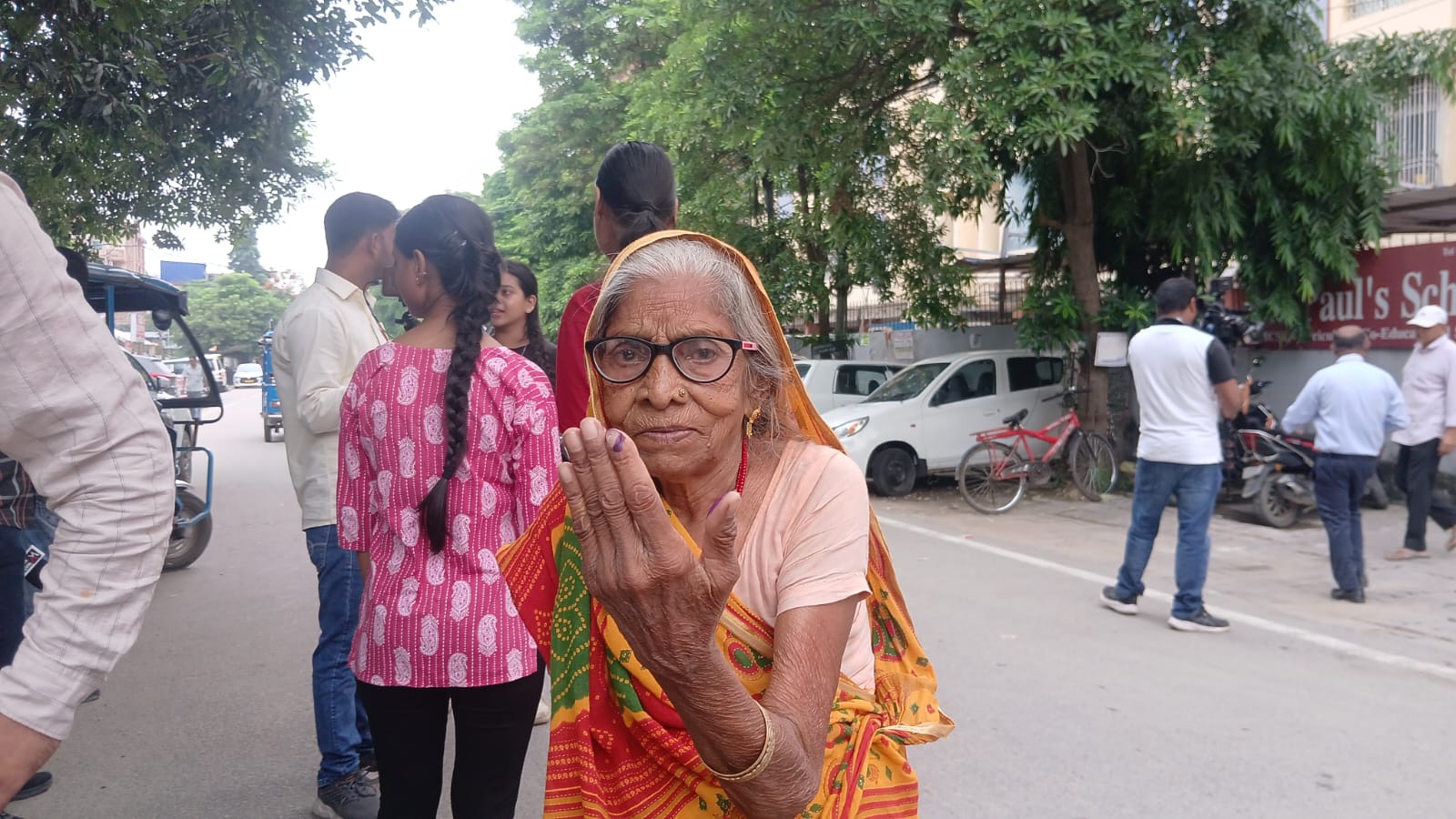 उम्र 75 की, हौसला लोकतंत्र का, बांकीपुर उपचुनाव में बुजुर्ग महिला बनीं प्रेरणा