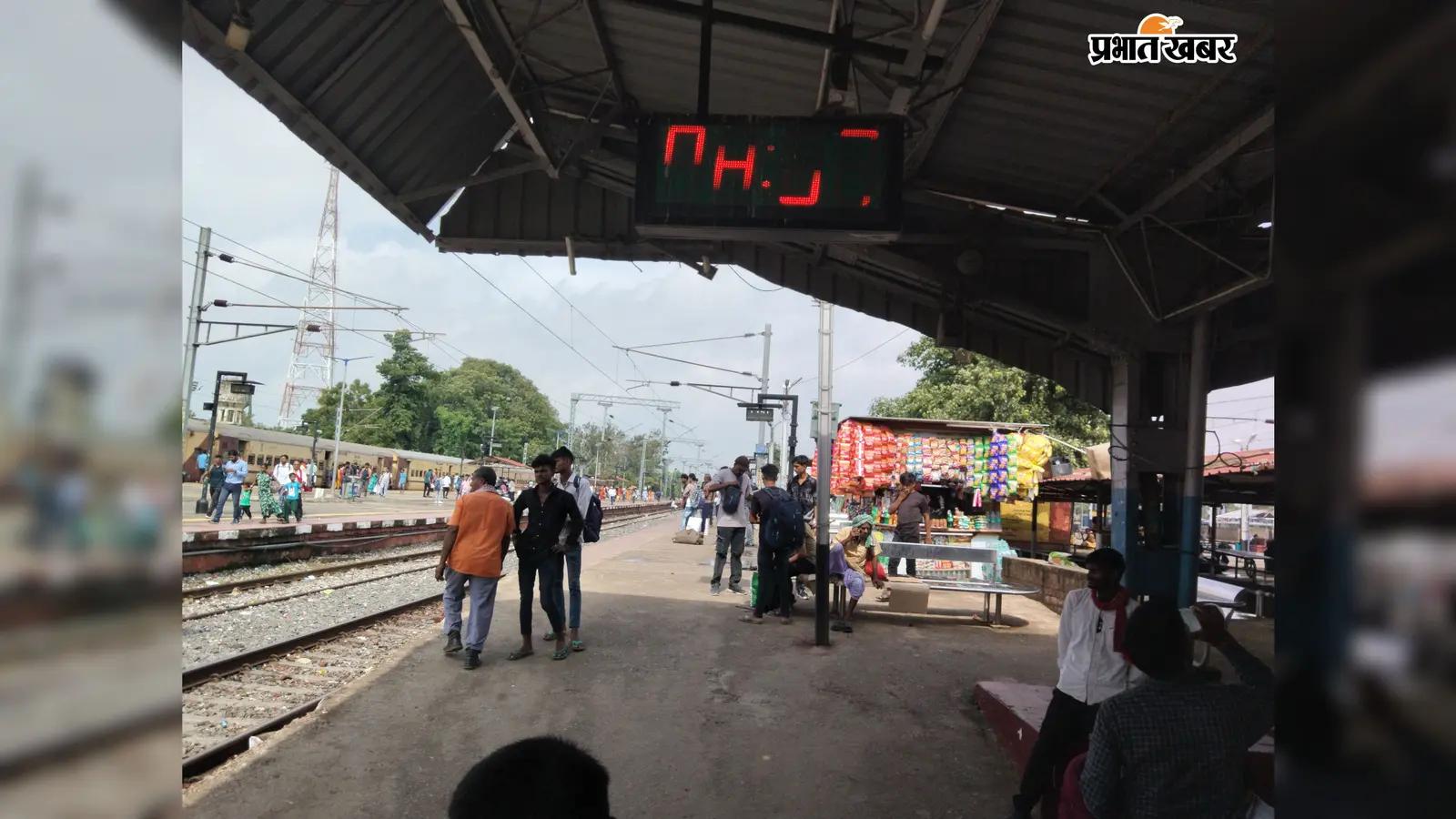 प्लेटफॉर्म नंबर तीन का खराब इंडिकेटर | Prabhat Khabar Network प्लेटफॉर्म नंबर तीन का खराब इंडिकेटर | Prabhat Khabar Network