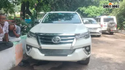 बांकीपुर उपचुनाव में कार्रवाई, लग्जरी कार से 1.17 लाख रुपये बरामद, वोटरों को लुभाने की आशंका