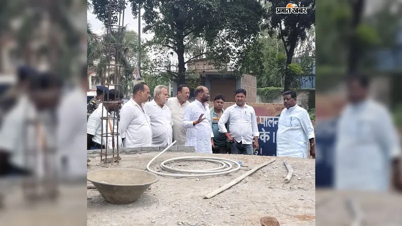 दिशोम गुरु की प्रतिमा निर्माण स्थल का विधायक ने किया निरीक्षण, प्रथम पुण्यतिथि पर होगा अनावरण