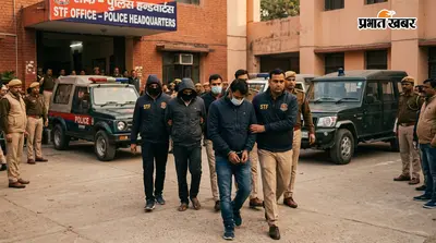 70 लाख के 'आम्रपाली ज्वेलर्स' डकैती कांड का महा-पर्दाफाश, लूट के पैसों से खरीदी लग्जरी कार जब्त, एसटीएफ ने दबोचे 5 मास्टरमाइंड