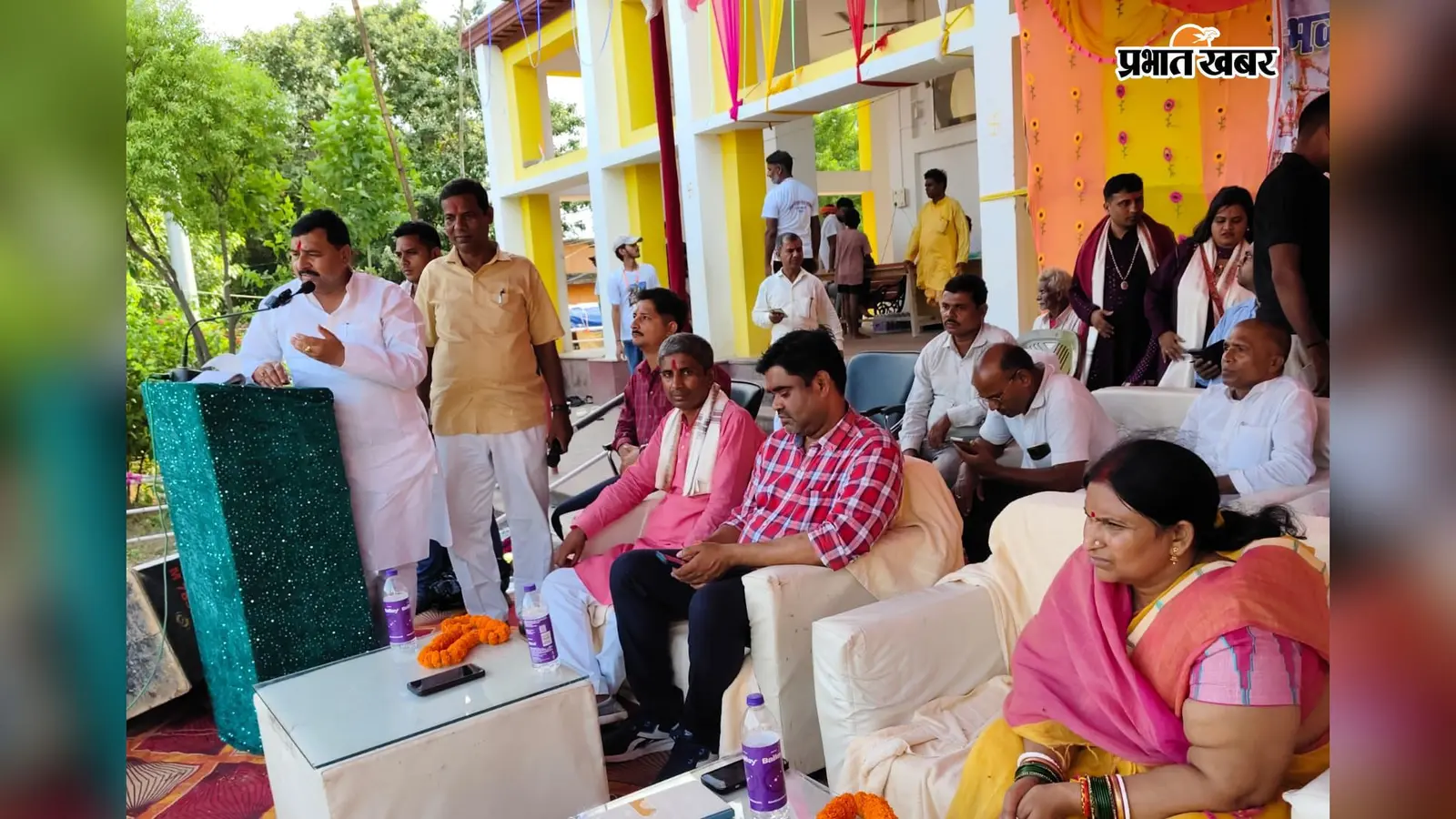 बैजूधाम में पूजा अर्चना के बाद श्रावणी मेले का उद्घाटन करते पूर्व विॉधायक व अन्य | Prabhat Khabar Network बैजूधाम में पूजा अर्चना के बाद श्रावणी मेले का उद्घाटन करते पूर्व विॉधायक व अन्य | Prabhat Khabar Network