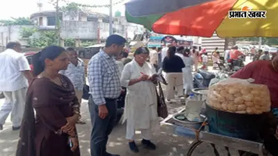 बोकारो में सदर अस्पताल की कैंटीन समेत 10 दुकानों में छापेमारी, कई अनियमितताएं मिलीं