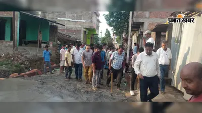 घटिया सड़क निर्माण के खिलाफ ग्रामीणों का विरोध, ईओ ने रुकवाया काम