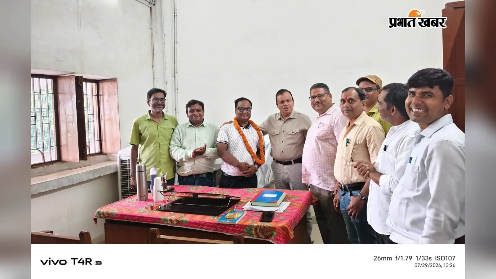 फोटो- पदभार ग्रहण कराते प्राचार्य व स्वागत करते कॉलेज के शिक्षक | Prabhat Khabar Network फोटो- पदभार ग्रहण कराते प्राचार्य व स्वागत करते कॉलेज के शिक्षक | Prabhat Khabar Network