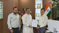 फुटपाथ दुकानदारों ने डीआरएम को सौंपा ज्ञापन, वेंडिंग जोन बनाकर पुनर्वास की मांग