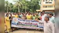 हटाये गये 70 अतिथि शिक्षकों का धरना 26वें दिन भी जारी, मांग पूरी होने तक आंदोलन जारी रखने का ऐलान