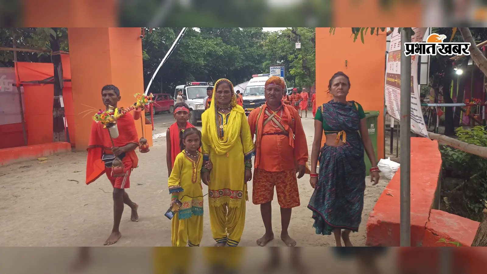 पारंपरिक वेश में देवघर जाते कांवरिया | Prabhat Khabar Network पारंपरिक वेश में देवघर जाते कांवरिया | Prabhat Khabar Network