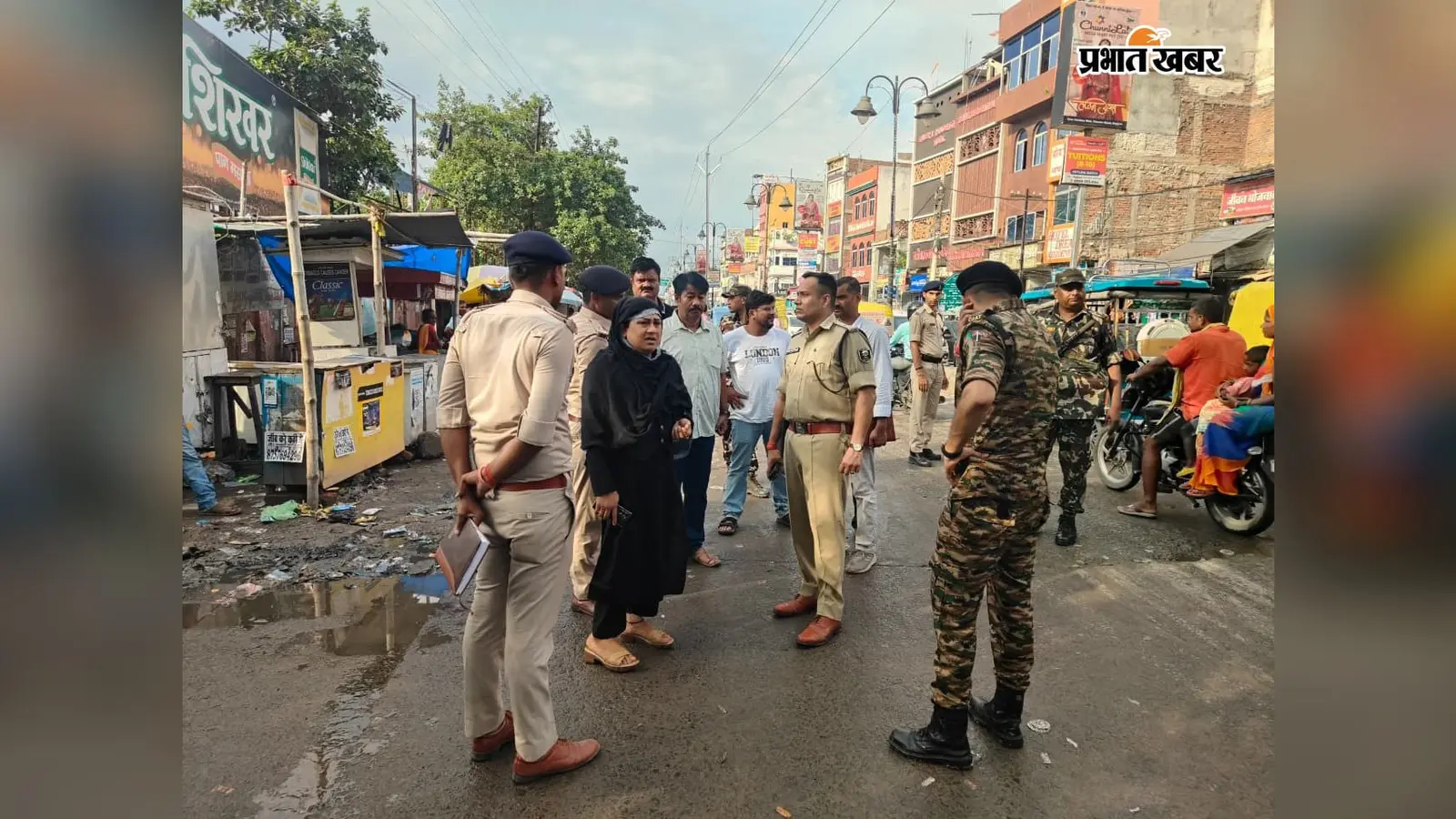 करोड़ों कि चोरी मामला में एसपी पहुंचे जांच पड़ताल करने | Prabhat Khabar Network करोड़ों कि चोरी मामला में एसपी पहुंचे जांच पड़ताल करने | Prabhat Khabar Network