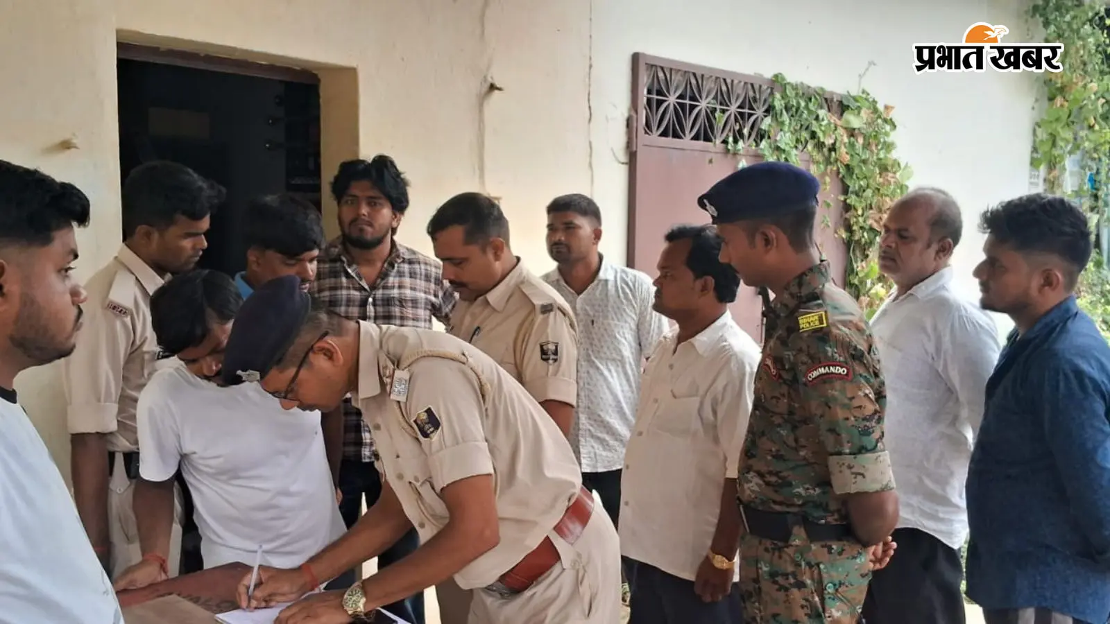 मौके पर पहुंची पुलिस मौके पर पहुंची पुलिस