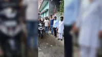 बदहाल सड़क व जलजमाव की शिकायत पर हरकत में आया प्रशासन, BDO ने मटियारी के जुम्मन चौक का किया स्थल निरीक्षण