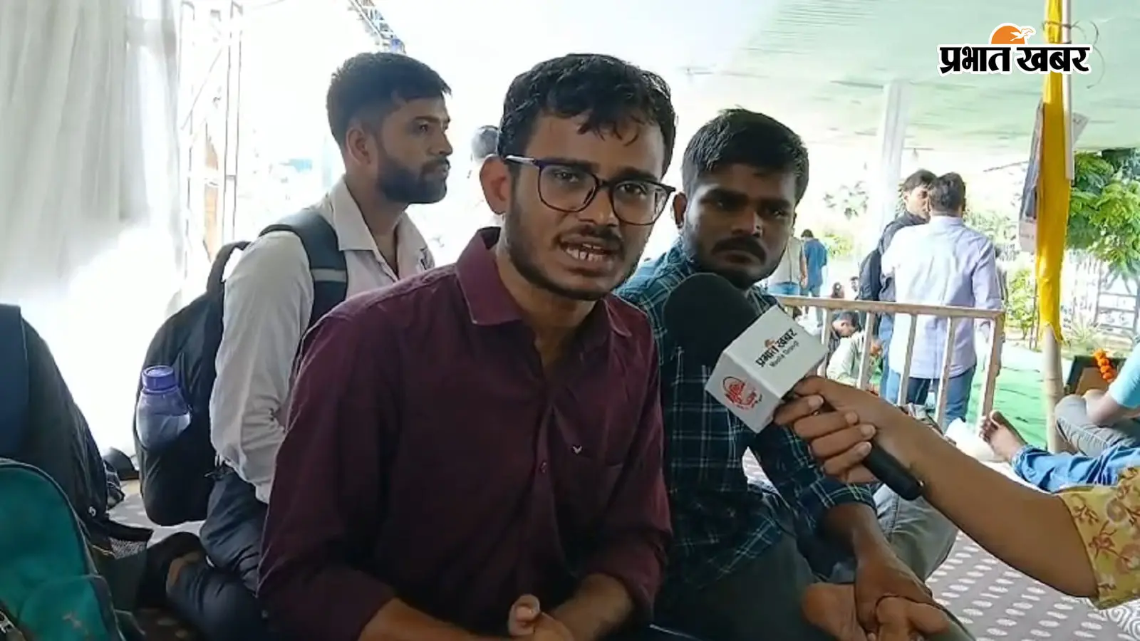 रांची के जयपाल सिंह स्टेडियम में प्रदर्शनकारी छात्र. फोटो: प्रभात खबर रांची के जयपाल सिंह स्टेडियम में प्रदर्शनकारी छात्र. फोटो: प्रभात खबर