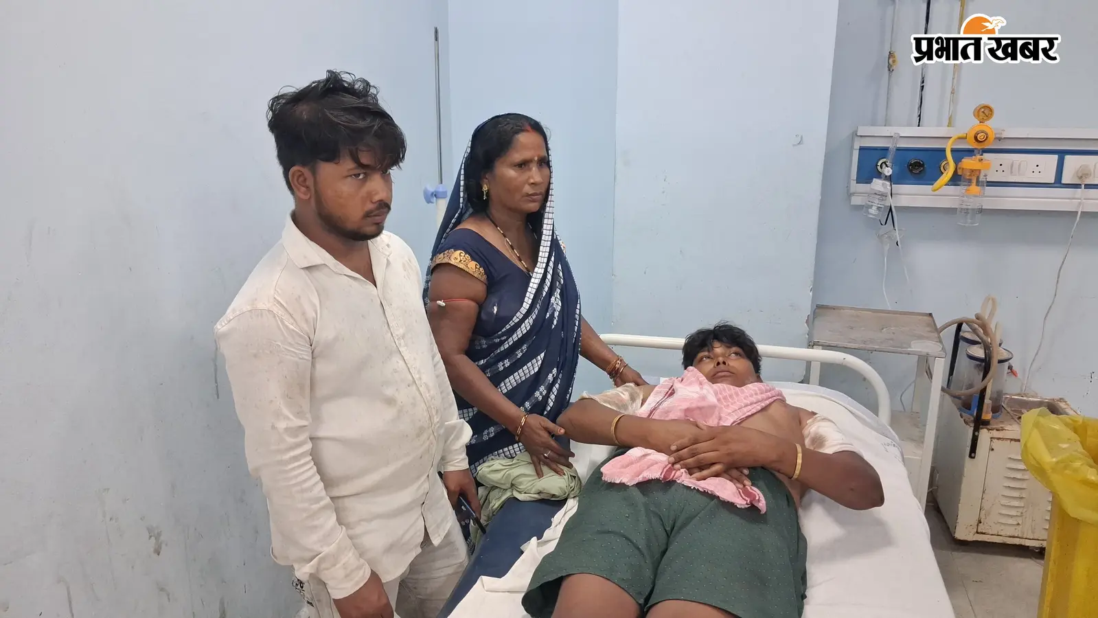 फोटो .सदर अस्पताल में इलाजरत घायल युवक की तस्वीर | Prabhat Khabar Network फोटो .सदर अस्पताल में इलाजरत घायल युवक की तस्वीर | Prabhat Khabar Network