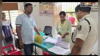 जनता दरबार की शिकायत पर हरिहरपुर पहुंचे बीडीओ, स्वास्थ्य उपकेंद्र और विकास योजनाओं का किया निरीक्षण