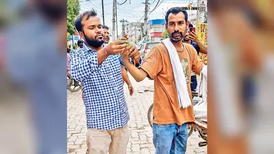 सीवान के सचिन राज का अनोखा पक्षी प्रेम, पिंजरे में कैद पक्षियों को खरीदकर देते हैं आजादी