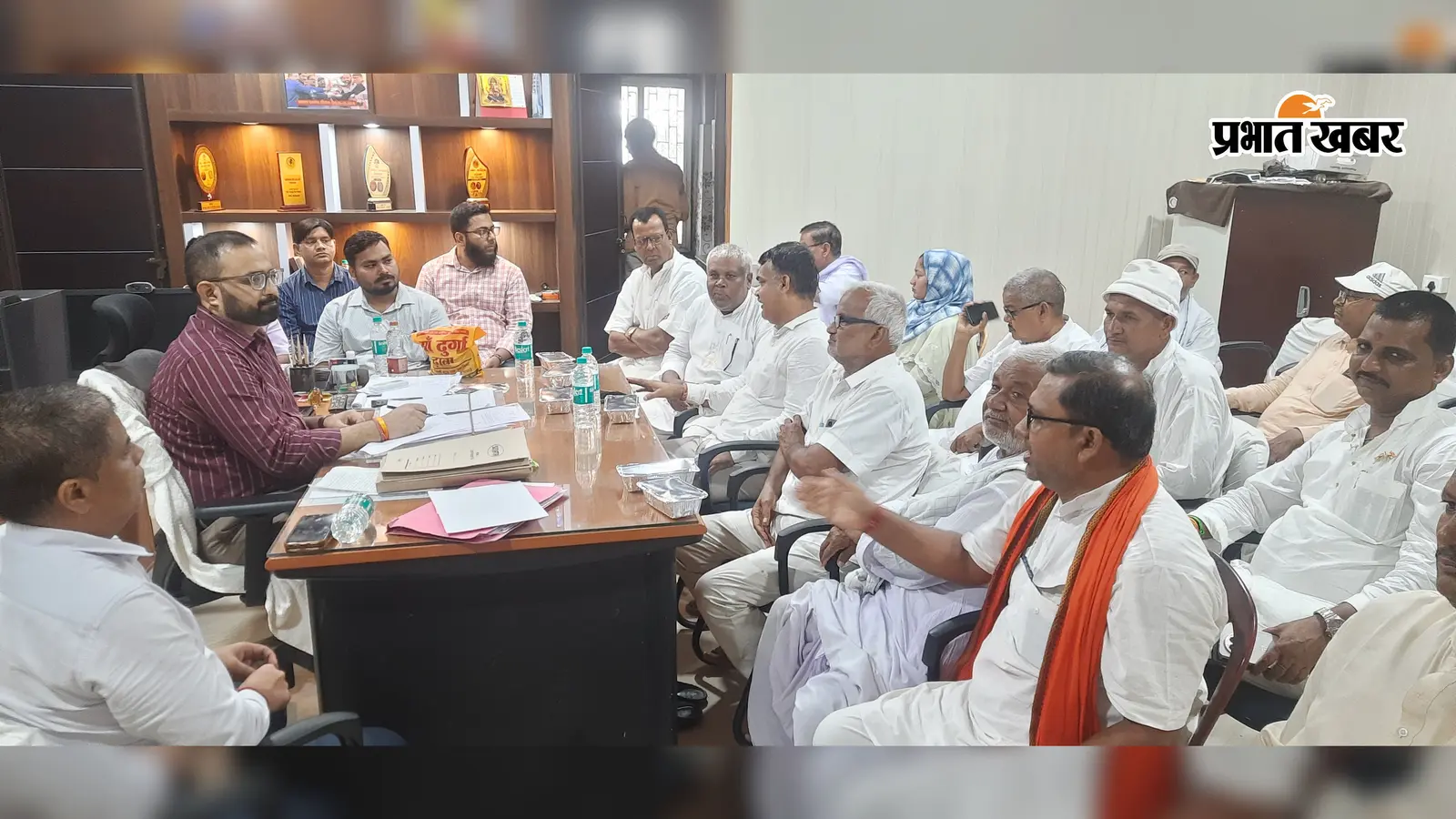 फोटो :- बेनीपट्टी अनुमंडल कार्यालय में निगरानी सह अनुश्रवण समिति की बैठक में भाग लेते एसडीएम व अन्य सदस्यगण | Prabhat Khabar Network फोटो :- बेनीपट्टी अनुमंडल कार्यालय में निगरानी सह अनुश्रवण समिति की बैठक में भाग लेते एसडीएम व अन्य सदस्यगण | Prabhat Khabar Network