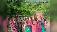 सोलर पावर प्लांट से बंद हुआ संपर्क मार्ग, वैकल्पिक रास्ते की मांग को लेकर ग्रामीणों में आक्रोश