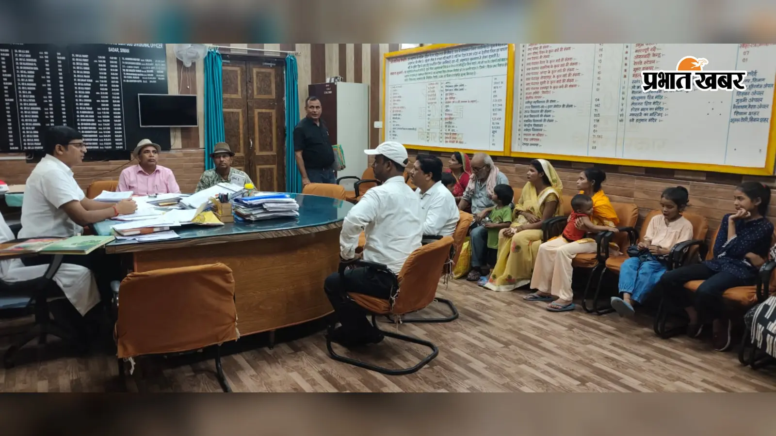 भारत पोषण वार्ड की बैठक करते एसडीएम आशुतोष गुप्ता | Prabhat Khabar Network भारत पोषण वार्ड की बैठक करते एसडीएम आशुतोष गुप्ता | Prabhat Khabar Network