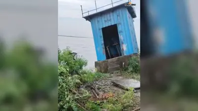 सुपौल में कोसी का भीषण कटाव जारी, जल नल योजना की पानी टंकी नदी में समाई, 15 घर पहले ही हो चुके हैं विलीन