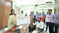 हाजीपुर में लाभुकों को मिला एक-एक लाख रुपये का प्रोत्साहन, डीएम ने सौंपे एफडी प्रमाण-पत्र