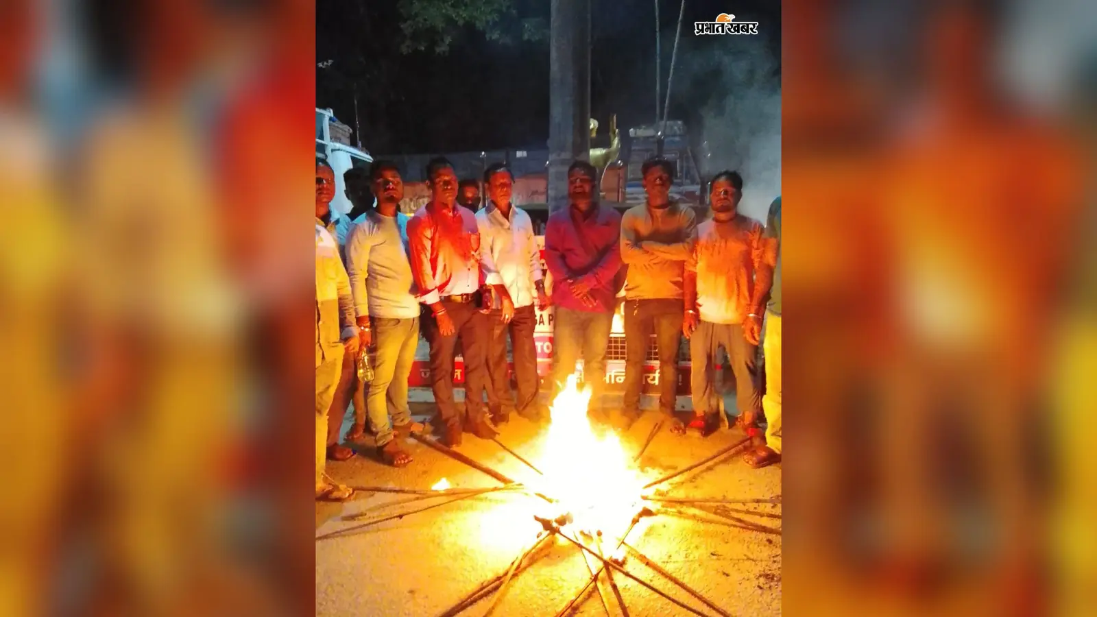 भाजपाइयों ने मसाल जुलूस | Prabhat Khabar Network भाजपाइयों ने मसाल जुलूस | Prabhat Khabar Network