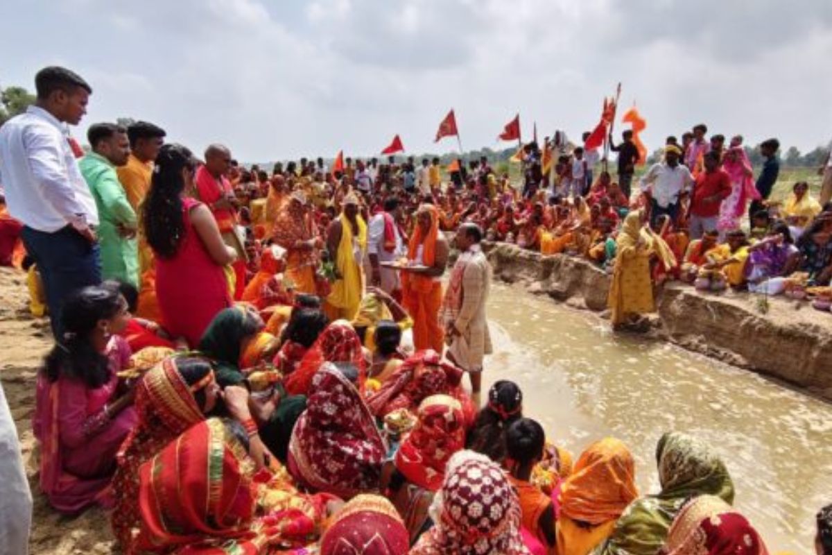 गया जी : डोभी के अमारुत गांव में प्राण प्रतिष्ठा महायज्ञ शुरू, जलभरी यात्रा में उमड़ी श्रद्धालुओं की भीड़