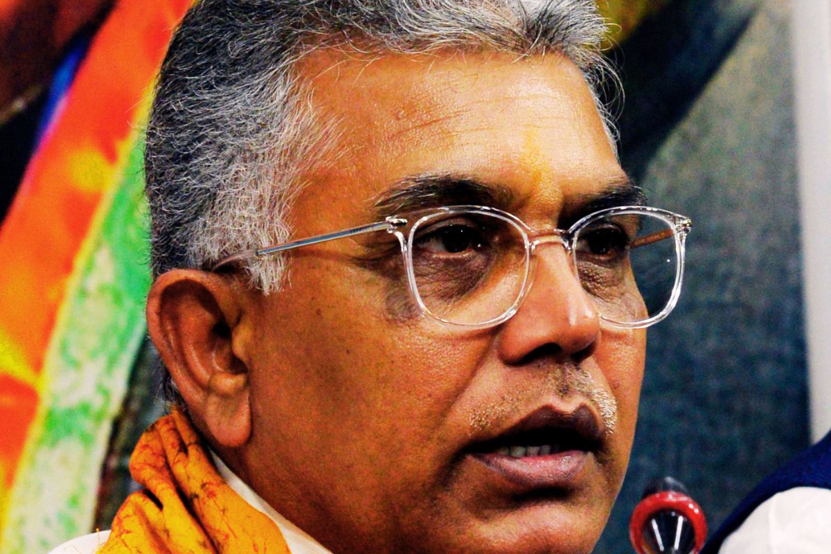 अभी अंडे बरस रहे थे, अब ईंटें चलेंगी, 2,000 से ज्यादा फरार पंचायत प्रधानों को मंत्री दिलीप घोष की चेतावनी
