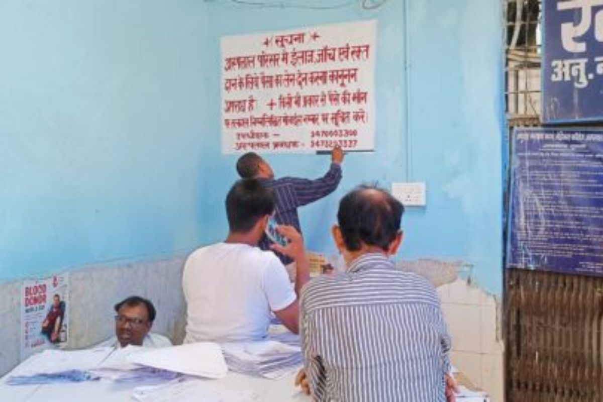 मरीज से पैसे लेने के मामले में मगध मेडिकल हॉस्पिटल की कार्रवाई, वार्ड ब्वॉय हटाया गया, एजेंसी पर जुर्माना