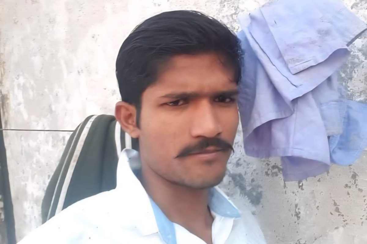 Sitamarhi Absconder Reward: पुलिस का बड़ा एक्शन, फरार अभियुक्त प्रवचन साह पर 5 हजार रुपये का इनाम घोषित