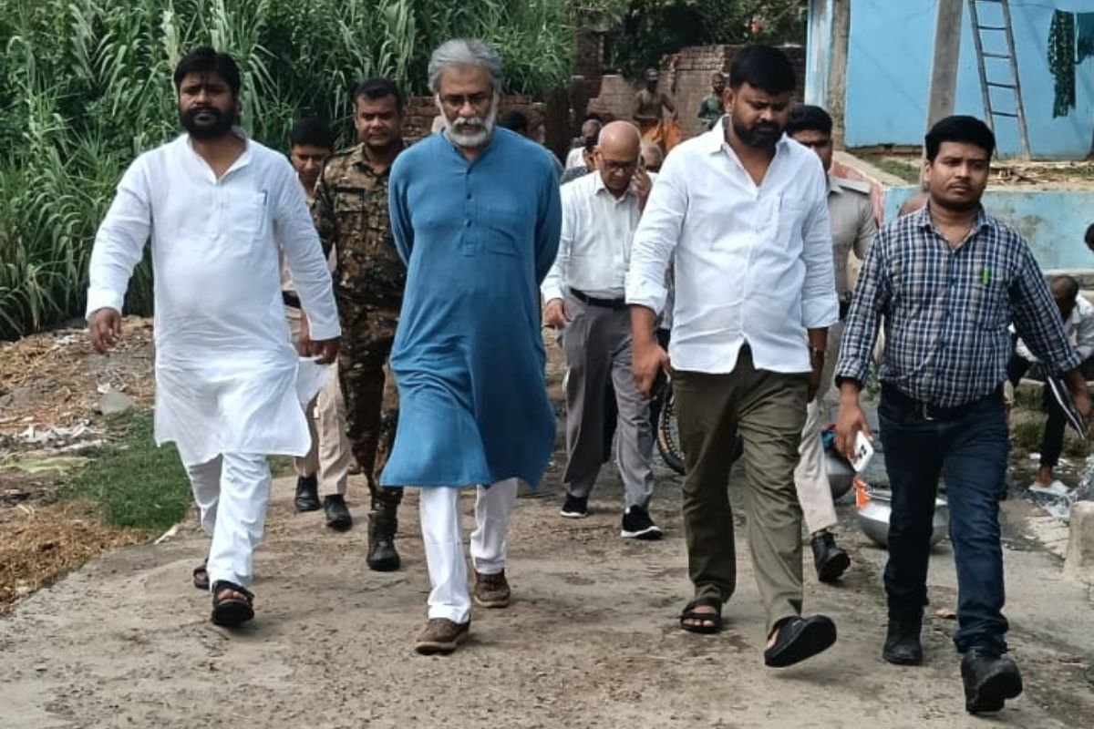 झुनकिया बाबा मंदिर मॉब लिंचिंग कांड: माले महासचिव दीपांकर भट्टाचार्य पहुंचे पीड़ित परिवार से मिलने, जांच को लेकर उठी हाईकोर्ट निगरानी की मांग