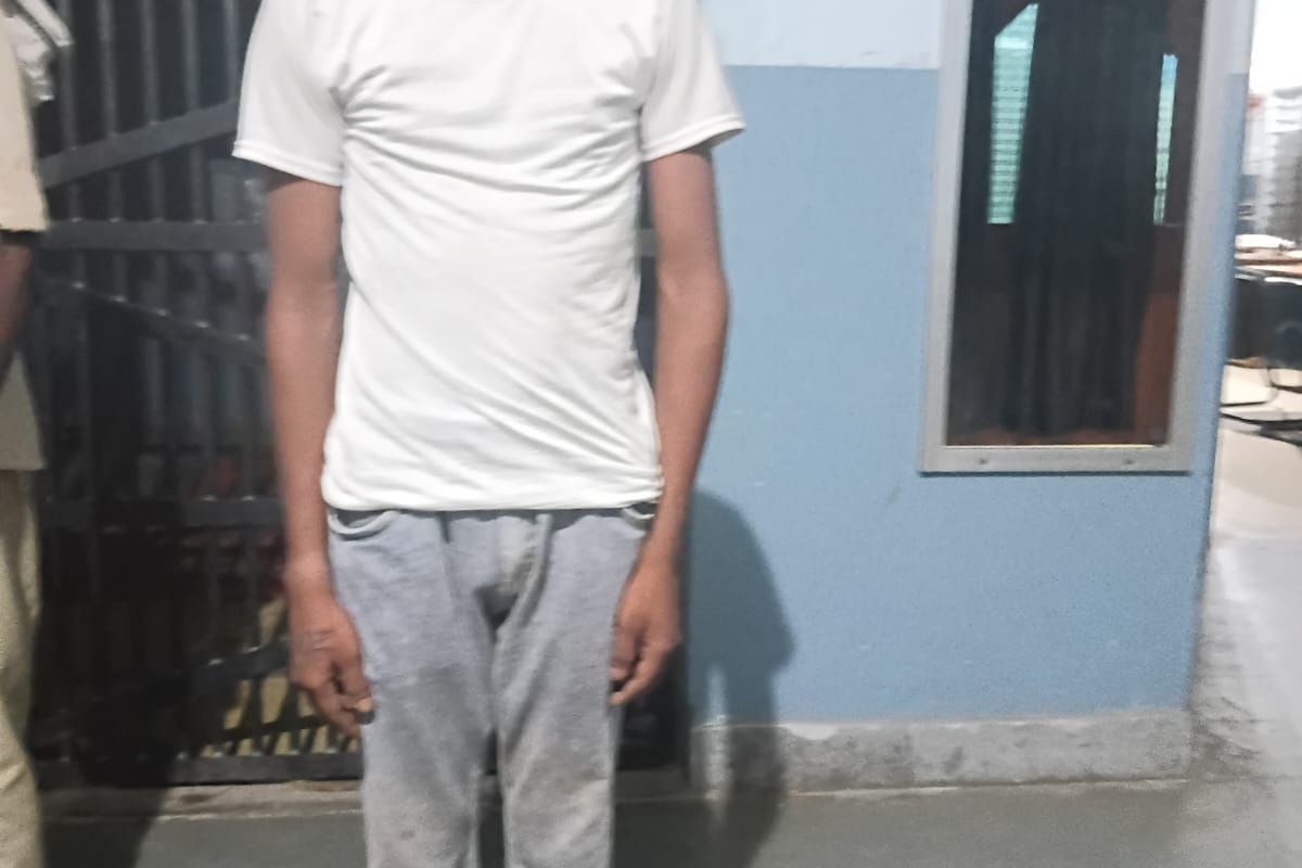 सूर्यगढ़ा पुलिस ने 54 लीटर देशी शराब के साथ बाइक सवार तस्कर को दबोचा, बाइक भी जब्त