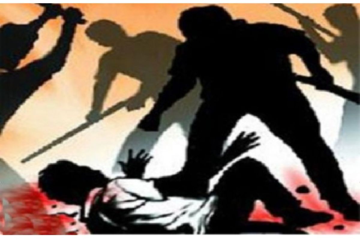 छपरा में विवाद के बाद दुकानदार ने तलवार से किया हमला; तीन युवक घायल, दो पटना रेफर