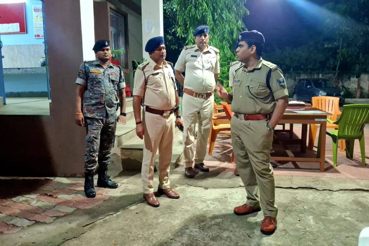 बांका एसपी ने अमरपुर थाने का किया औचक निरीक्षण, लंबित कांडों के शीघ्र निष्पादन का दिया निर्देश