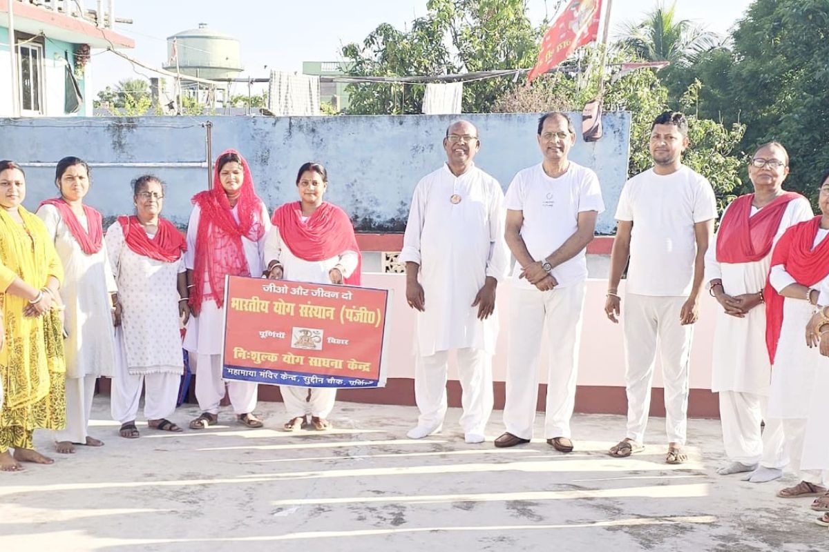 महामाया मंदिर में योग के विशेष दक्षता कक्षा का आयोजन: ग्वालियर के प्रो. एसके गुप्ता ने सिखाए गुर