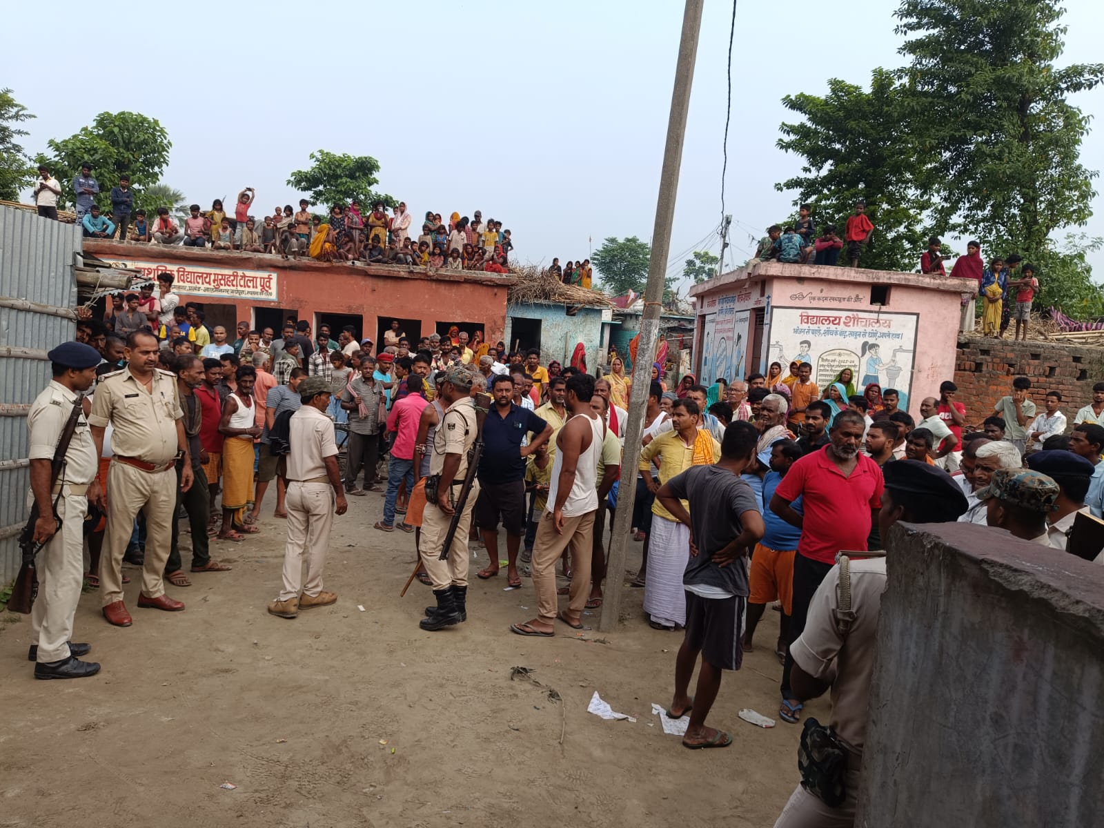 शादी से आठ दिन पहले छोटे भाई की गोली मारकर की हत्या, फिर खुद को गोली से उड़ाया