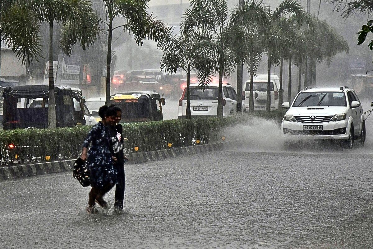घर से निकलने से पहले पढ़ लें ये खबर, बिहार में अगले 4 दिन आंधी-बारिश की चेतावनी, इन जिलों में IMD का डबल अलर्ट