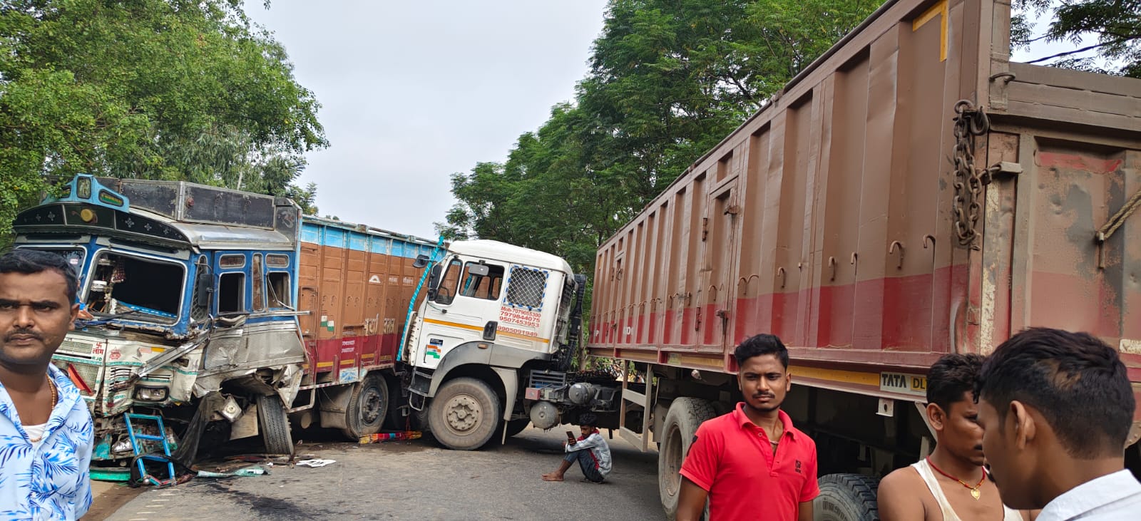 पटना: NH-139 पर दो ट्रकों की आमने-सामने टक्कर से लगा लंबा जाम, नहर रोड पर पिकअप पलटने से चालक घायल