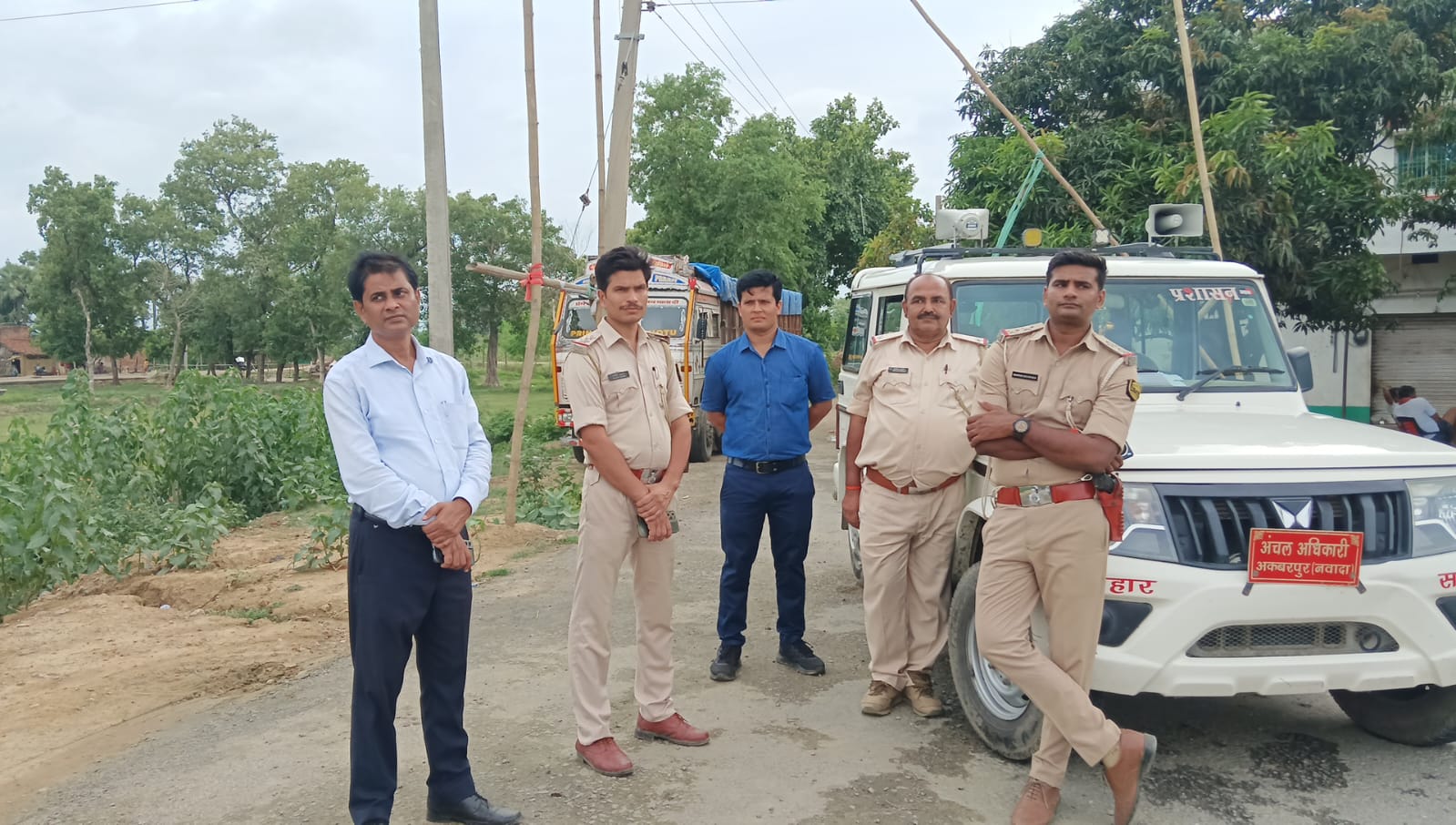 नवादा के खखन्दुआ माइंस के खिलाफ आंदोलन दूसरे दिन भी जारी, गिट्टी लदे ट्रकों का परिचालन ठप