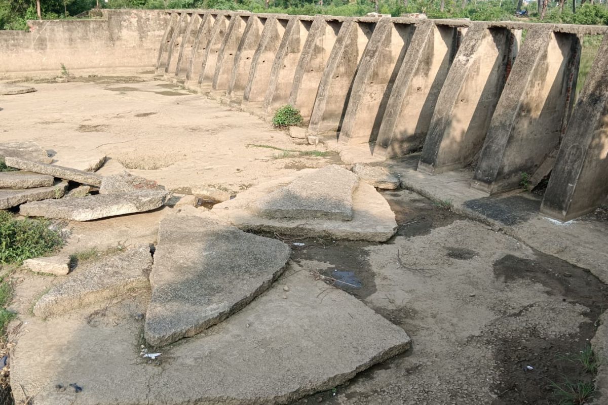 जहानाबाद के नोआवां स्लुइसगेट से शटर चोरी, किसानों की सिंचाई ठप, विभाग पर लापरवाही का आरोप