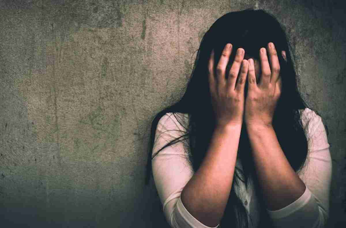 नाबालिग लड़की के साथ चार युवकों ने बारी-बारी से किया दुष्कर्म, मां-बाप को गोली से उड़ाने की धमकी