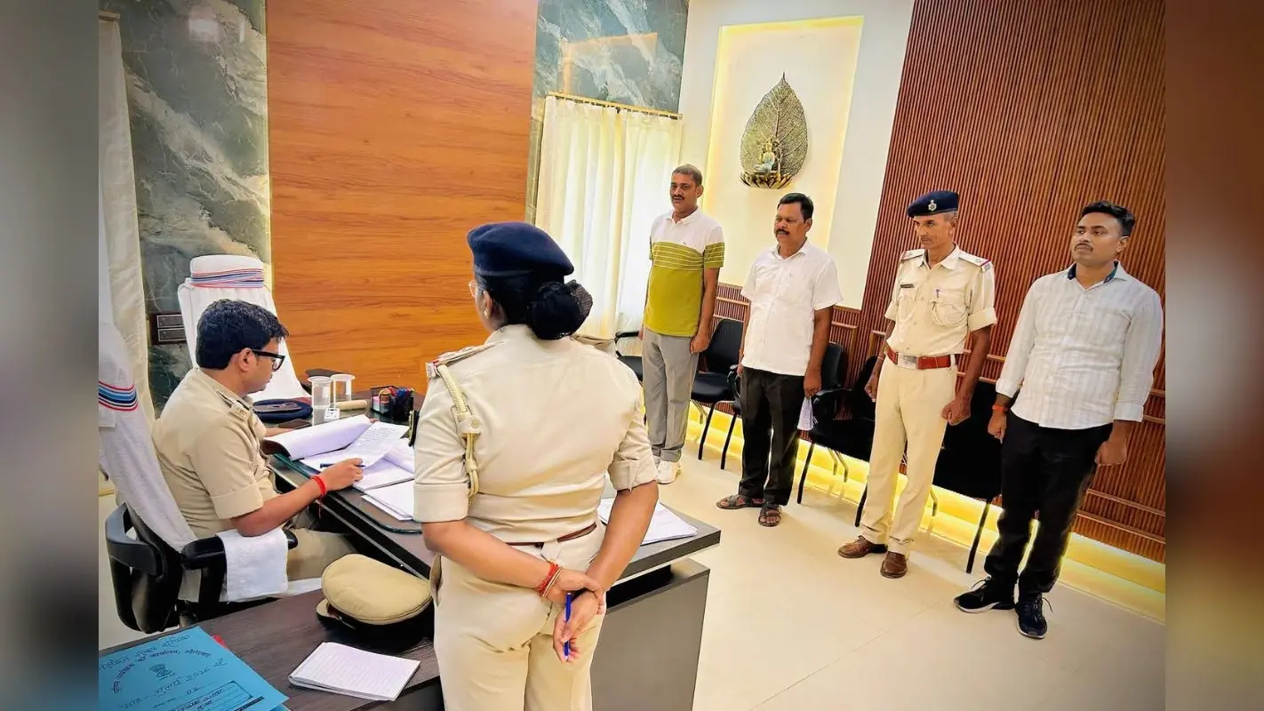औरंगाबाद में लाइन डे पर एसपी ने सुनी पुलिसकर्मियों की समस्याएं, त्वरित समाधान के दिए निर्देश