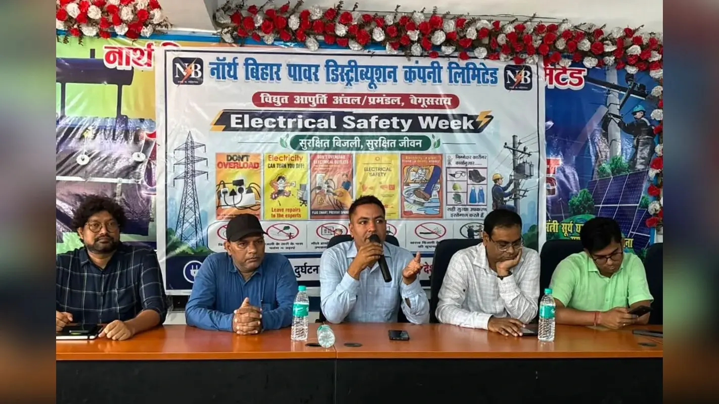 बेगूसराय में यातायात व्यवस्था चरमराई, स्टेट हाईवे-55 पर बसों का अवैध संचालन जारी, दुर्घटना का खतरा बढ़ा