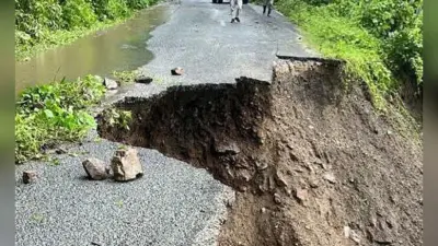 भारी बारिश से सिलीगुड़ी का सिक्किम से संपर्क टूटा, भूस्खलन के कारण NH-10 बंद