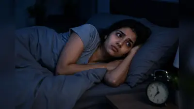 रात में घंटों करवट बदलते रहते हैं? ये 6 आसान आदतें दिला सकती हैं सुकून भरी नींद