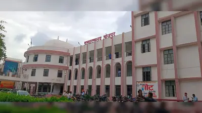 भोजपुर DM के ट्रांसफर आदेश की अनदेखी, 5 दिन बाद भी पुराने कार्यालय में जमे कर्मचारी, नए कार्यस्थल पर नहीं किया जॉइन