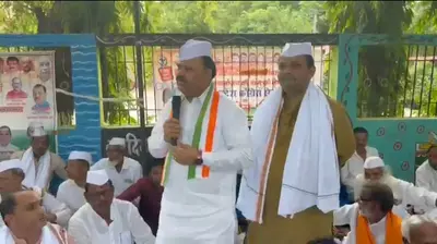 कैमूर में वित्त रहित शिक्षकों का प्रदर्शन, नियमित वेतन-पेंशन की मांग को लेकर समाहरणालय तक पदयात्रा