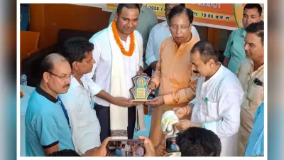 चंपारण के चयनित अधिकारियों को मिला ‘चंपारण शिक्षा रत्न’ सम्मान, सांसद डॉ. संजय जायसवाल ने किया सम्मानित