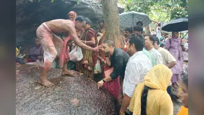 कनाईश्वर पहाड़ पर उमड़ा आस्था का जनसैलाब, अच्छी बारिश और सुख समृद्धि के लिए की गई पहाड़ पूजा