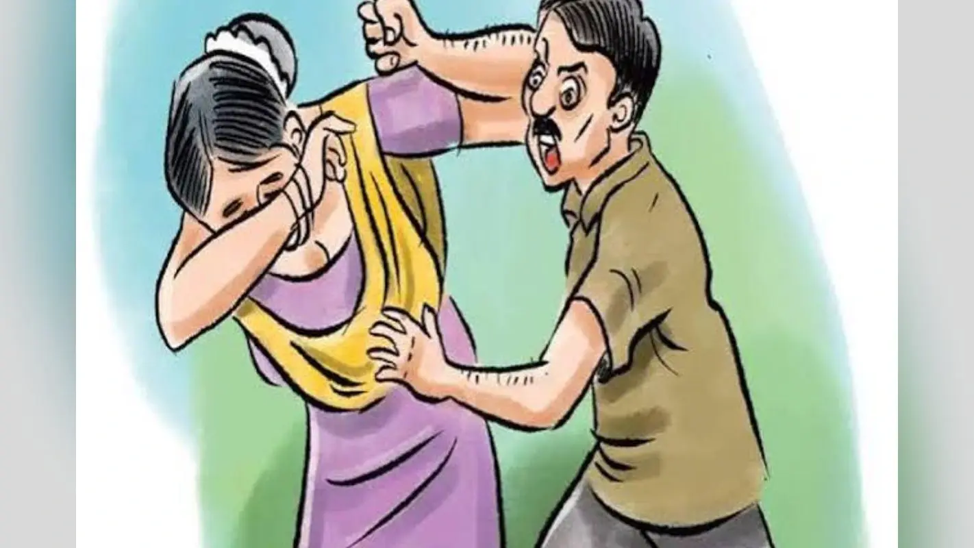 नवादा में सूखे नशे का कहर, नशेड़ी का बीच सड़क पर हाईवोल्टेज ड्रामा, राहगीर महिला से मारपीट